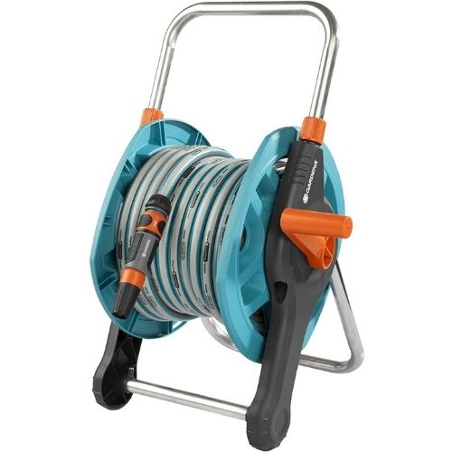 Carro portamanguera GARDENA equipado con manguera y kit