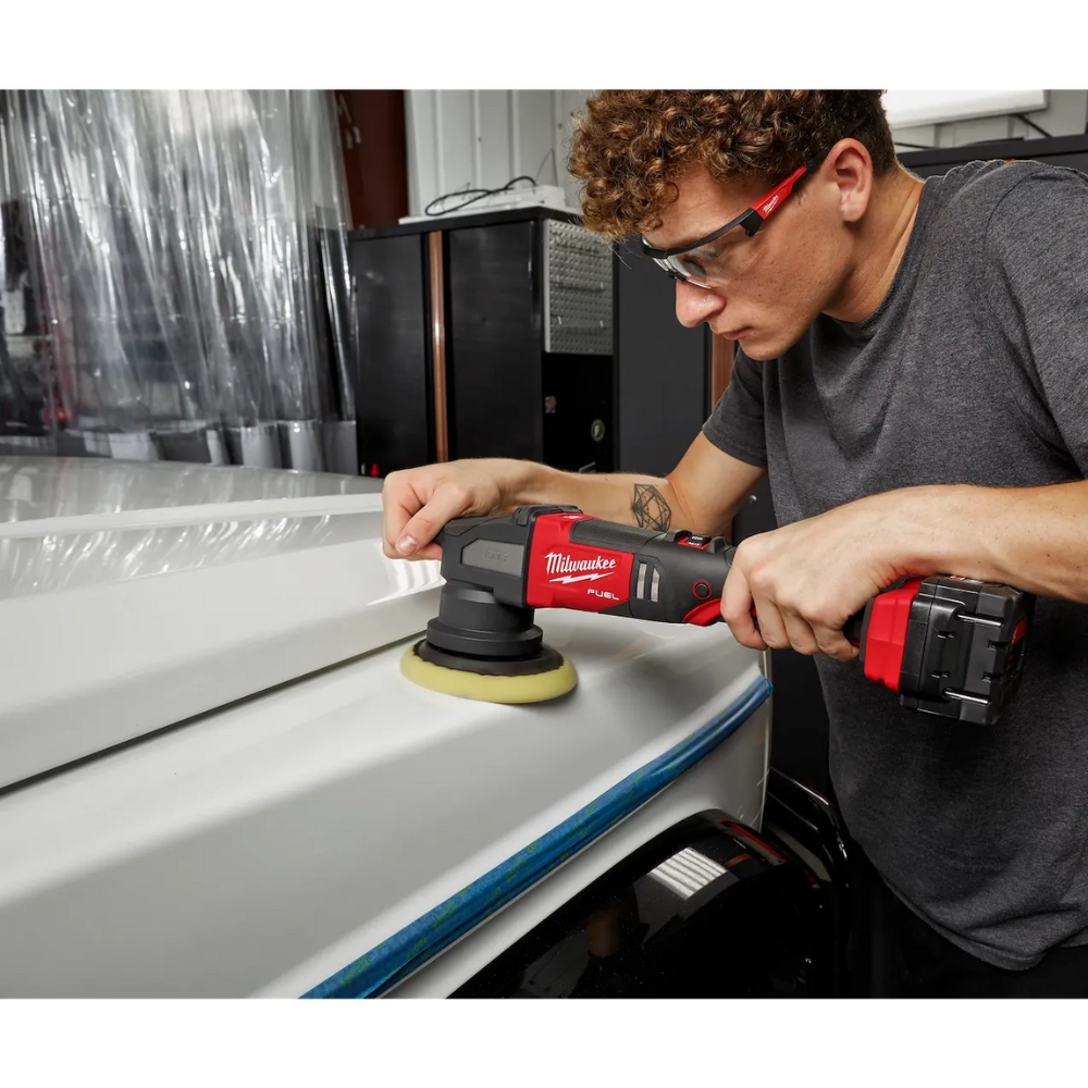 Pulidora Orbital Aleatoria MILWAUKEE M18 FUEL